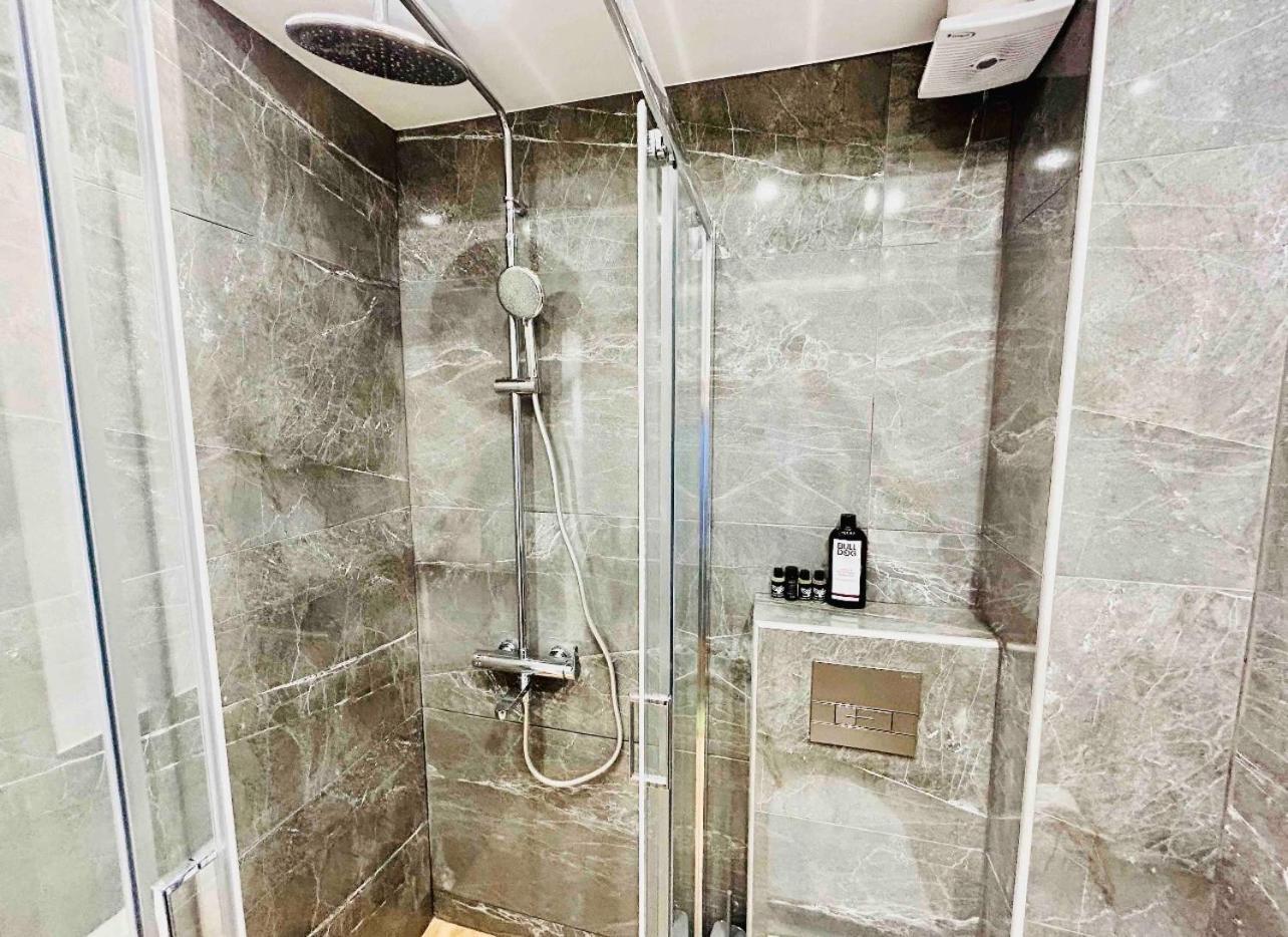 Port Twins Suites No2 Piraeus Luaran gambar